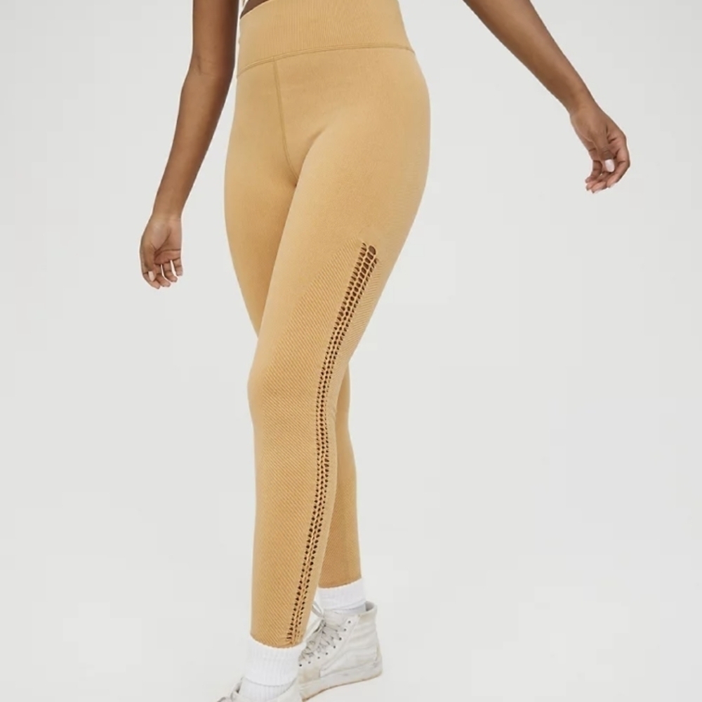 Offline Seamless Macrame high waisted Mustard Yellow leggings Side Detail Sz L - Picture 3 of 10
